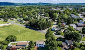 3146 CLUB Dr, Allentown, PA 18103
