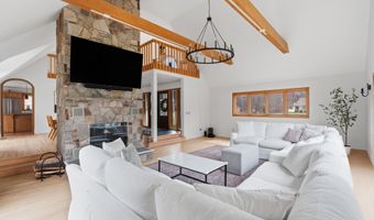 28 E Ridge Ct, Cheshire, CT 06410
