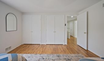 11124 HUNT CLUB Dr, Potomac, MD 20854