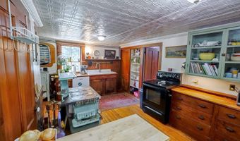 16 Francestown Rd, Bennington, NH 03442