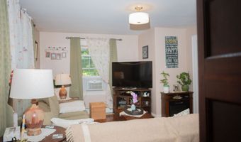 5 Canaan Dr, Bethel, CT 06801
