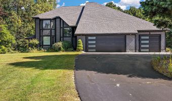 9820 Snow Pointe Dr SE, Alto, MI 49302
