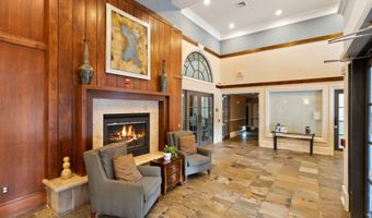 2465 ARMY NAVY Dr 204, Arlington, VA 22206