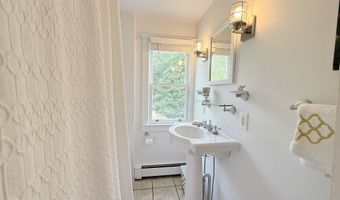 137 Main St, Chester, CT 06412
