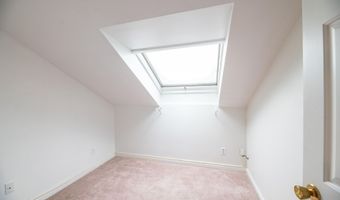 34 Parkwood Dr, Augusta, ME 04330