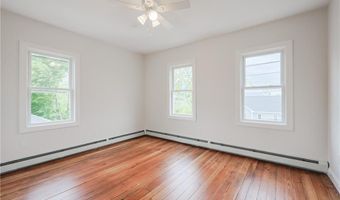 529 Wood St 3, Bristol, RI 02809