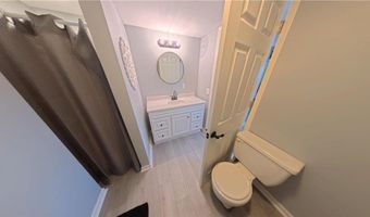 980 Lake Viking Ter, Altamont, MO 64620