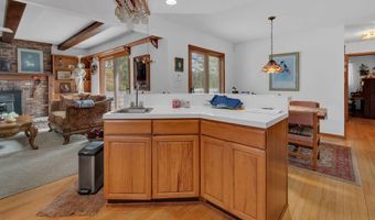 78 Nautilus St, Beachwood, NJ 08722