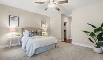 56 Wade Hampton Dr, Beaufort, SC 29907