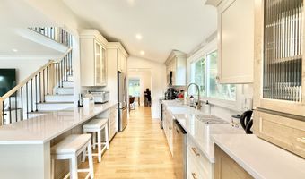 225 Hoyt St, Darien, CT 06820