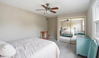 219 W Appletree Ln, Arlington Heights, IL 60004