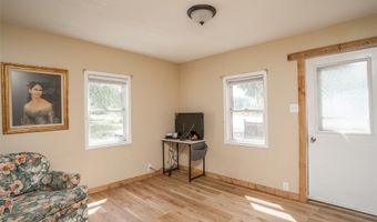 3650 NE 54th Pl, Des Moines, IA 50317