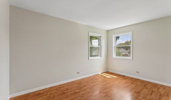 327 Oakwood Dr, Antioch, IL 60002