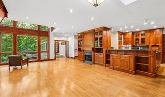 2410 State Ave, Ames, IA 50014