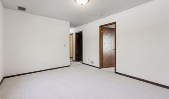 13910 Herald Ct, Apple Valley, MN 55124