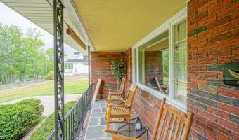 215 E LAKE Dr, Audubon, NJ 08106
