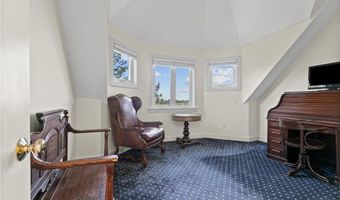 15 Hammersmith Rd #14, Newport, RI 02840
