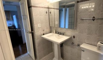 20379 W Country Club Dr 935-3, Aventura, FL 33180