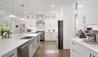 265 Oakhurst Leaf Dr, Alpharetta, GA 30004