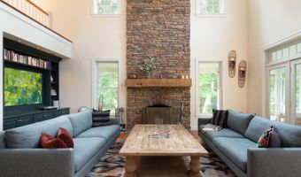 28 Oak Hill Rd, Amenia, NY 12501