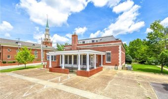 82 COURT Sq, Alexander City, AL 35010