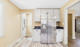 901 Fremont Dr, Anderson, IN 46012