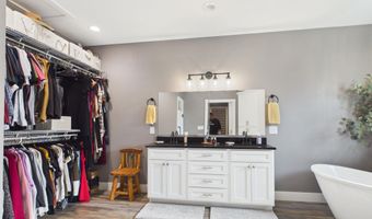 214 E Wapello St, Agency, IA 52530