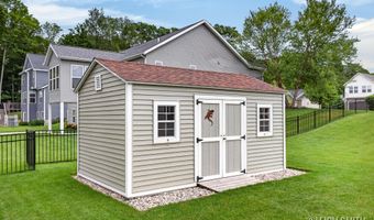 5901 Lynn Dr, Allendale, MI 49401