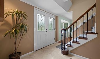 21 Meadowbrook Country Club Est, Ballwin, MO 63011