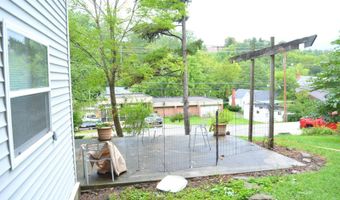 20 Hickory St, Athens, OH 45701