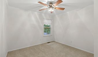 530 Spring Glen Dr, Ballwin, MO 63021