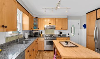 1486 Washington St, Bath, ME 04530