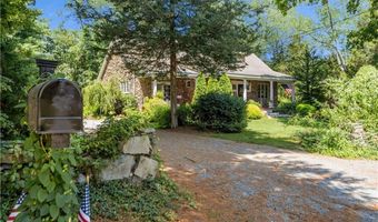 93 Kickemuit Ave, Bristol, RI 02809