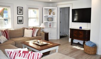 176 Richmond Ave, Amityville, NY 11701
