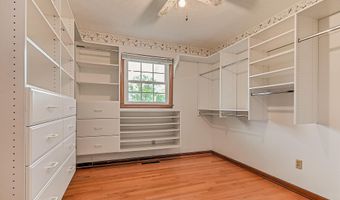 879 NE Wayne Ave, Abingdon, VA 24210