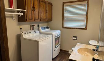 902 N Penn St, Aberdeen, SD 57401