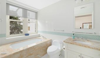 341 Thames St 209 S, Bristol, RI 02809