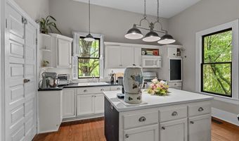 802 N Poplar St, Aberdeen, NC 28315