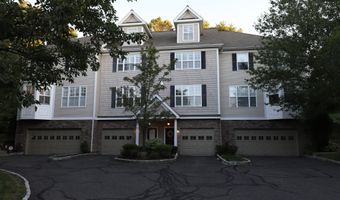 70 Woodcrest Ln 70, Danbury, CT 06810