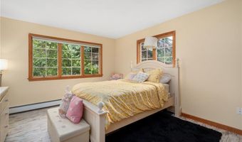 165 Lynn Cir, East Greenwich, RI 02818