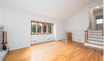 540 Sherman Ave, Belford, NJ 07718