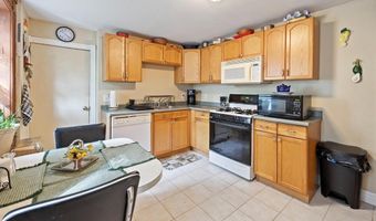 228 TALBOT St, Burlington, NJ 08016