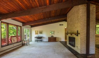 15 Angela St, Athens, OH 45701