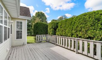 17 Breeze Ter, Barnegat, NJ 08005