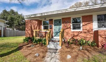 28 Gilmore Dr, Gulf Breeze, FL 32561