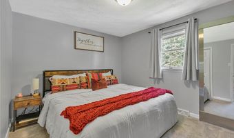 1102 Queens Mill Rd, Aliquippa, PA 15001