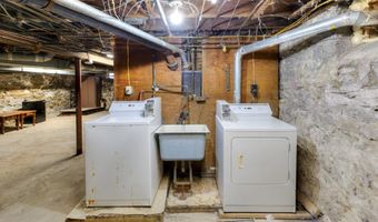 60 Fruit St, Worcester, MA 01609