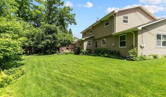58 CRESTVIEW Dr, Appleton, WI 54915