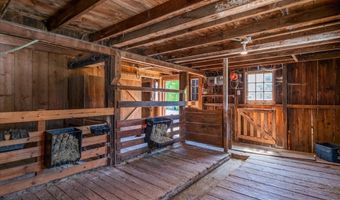 11255 KROENIG Rd, Amity, OR 97101