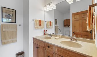 9364 Spring Creek Rd, Amherst, WI 54406